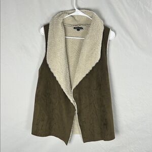 Madison & Lola Faux Brown Suede and Sherpa Vest Small